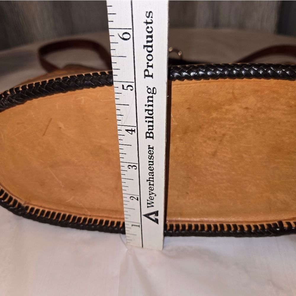 Vintage tooled leather Med. bag 14" - Picture 7 of 16